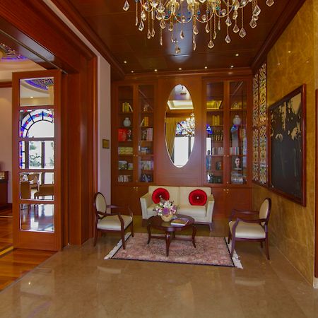 Hotel Celik Palas Convention Center & Thermal Spa Bursa Exteriör bild Interior of the hotel