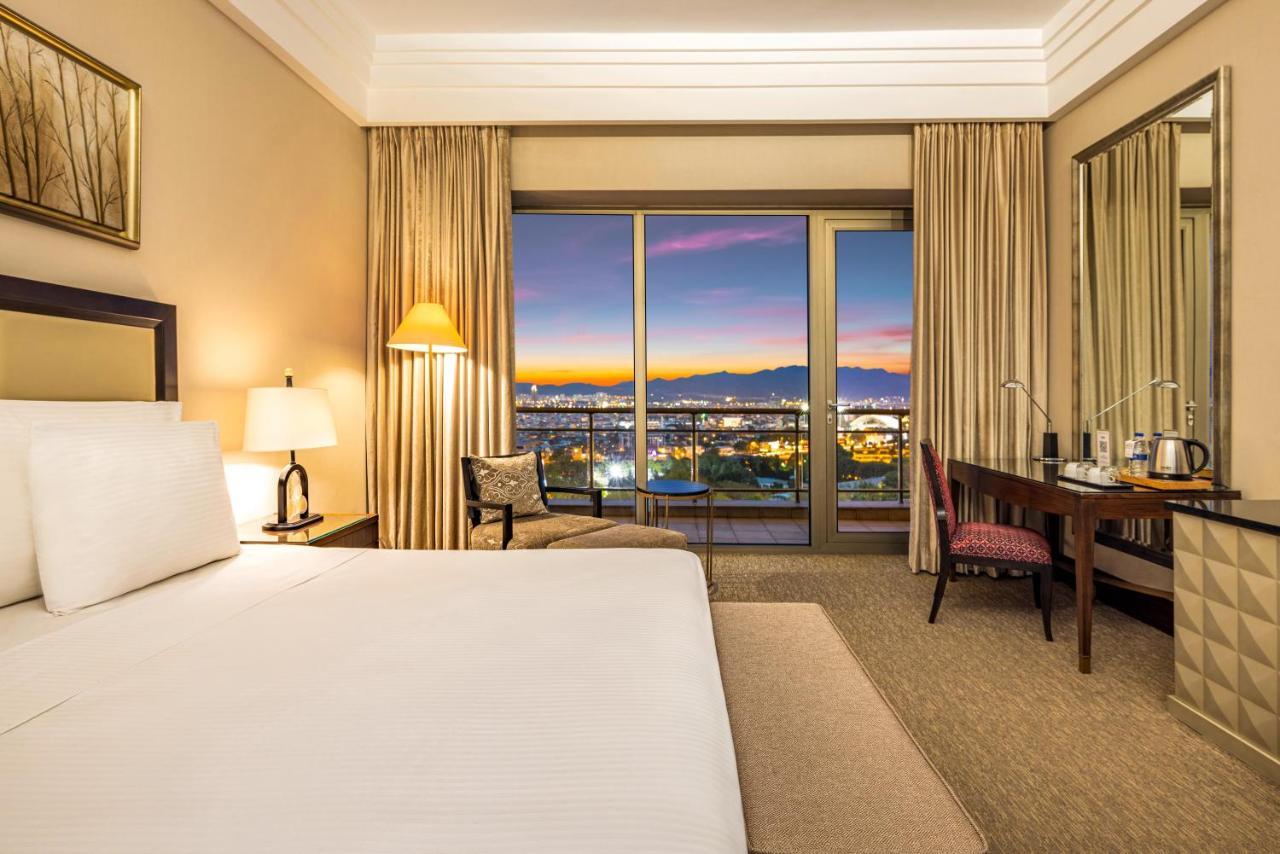 Hotel Celik Palas Convention Center & Thermal Spa Bursa Exteriör bild A guest room at the Atlantis Paradise Island