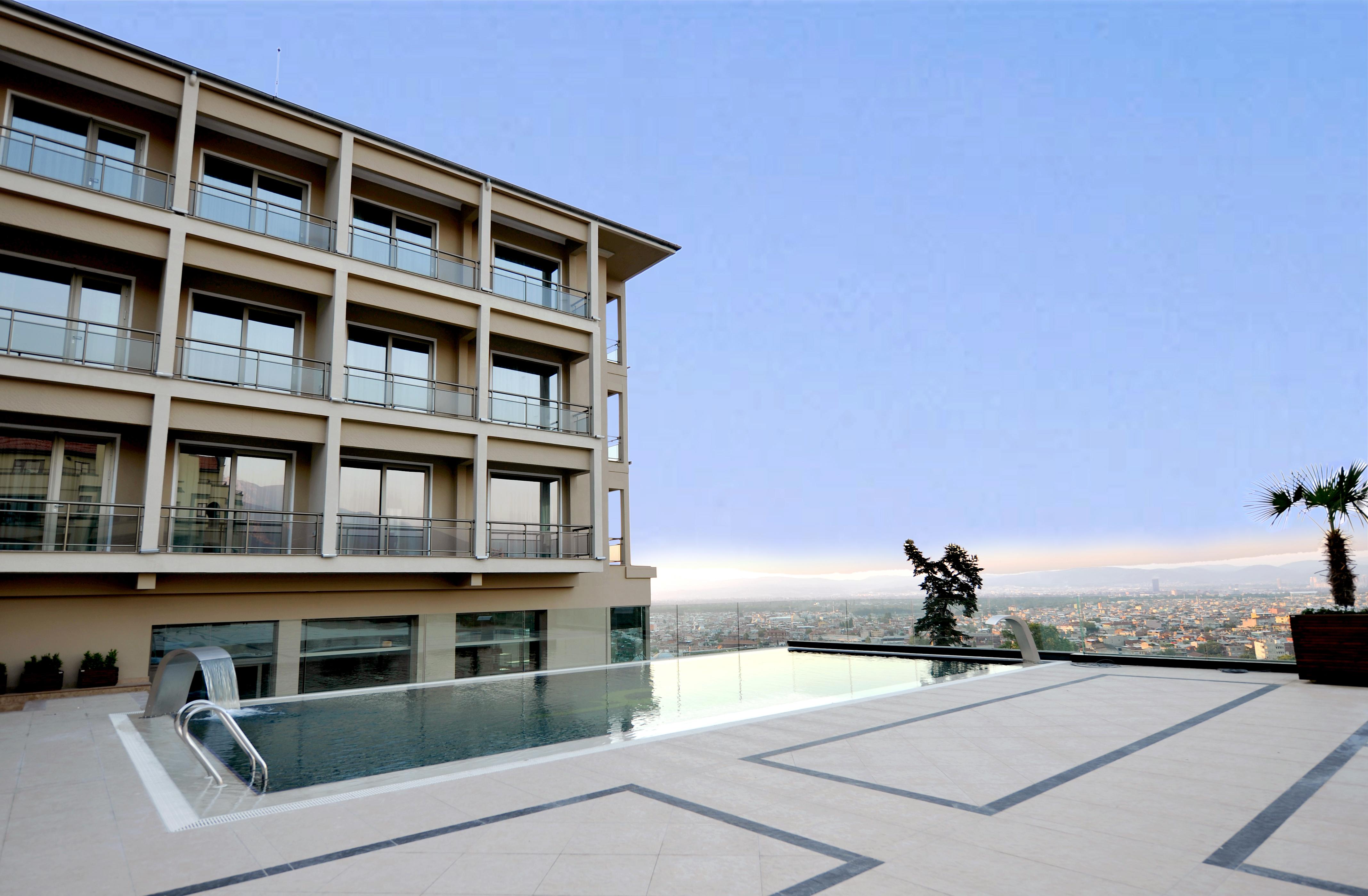 Hotel Celik Palas Convention Center & Thermal Spa Bursa Exteriör bild The school's main building